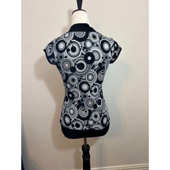 Vol. 1 Womens Pull Over Black Gray‎ White Polka Dot Cap Sleeve Blouse Small - Picture 3 of 9